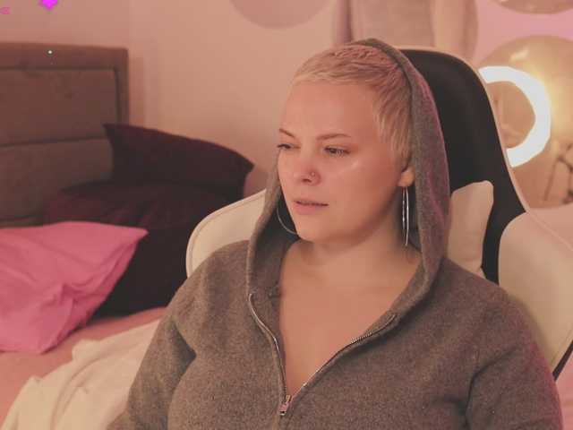 LikaBerry's BongaCams show and profile