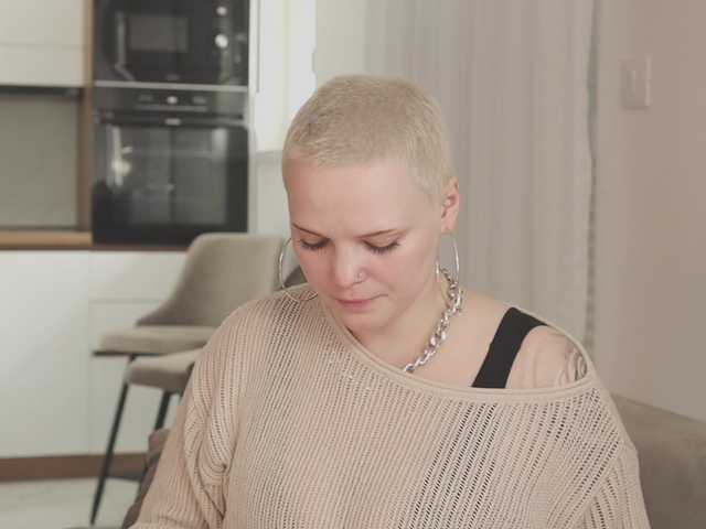 LikaBerry's BongaCams show and profile