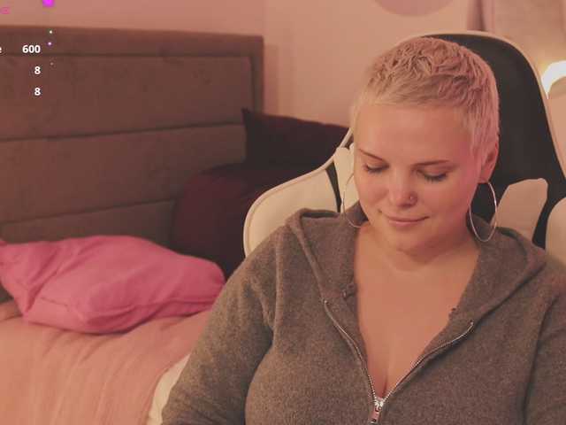 LikaBerry's BongaCams show and profile