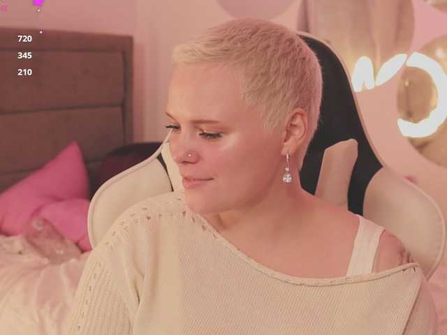 LikaBerry's BongaCams show and profile