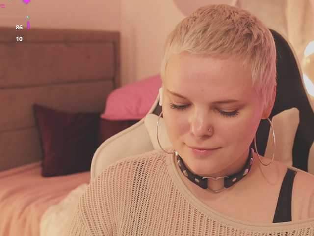 LikaBerry's BongaCams show and profile