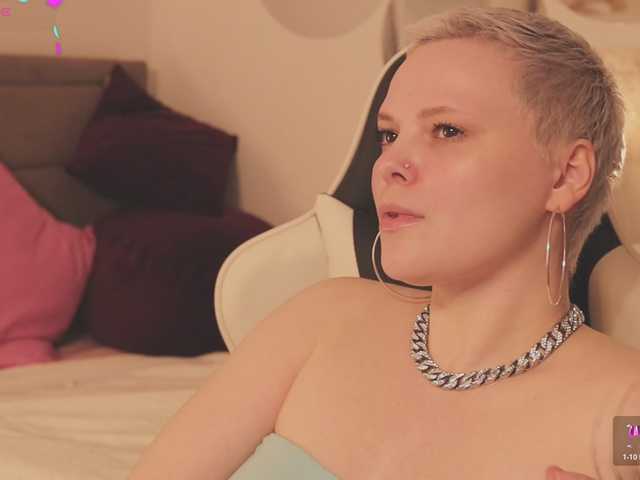 LikaBerry's BongaCams show and profile