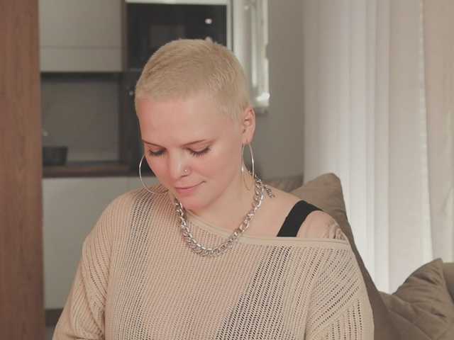 LikaBerry's BongaCams show and profile