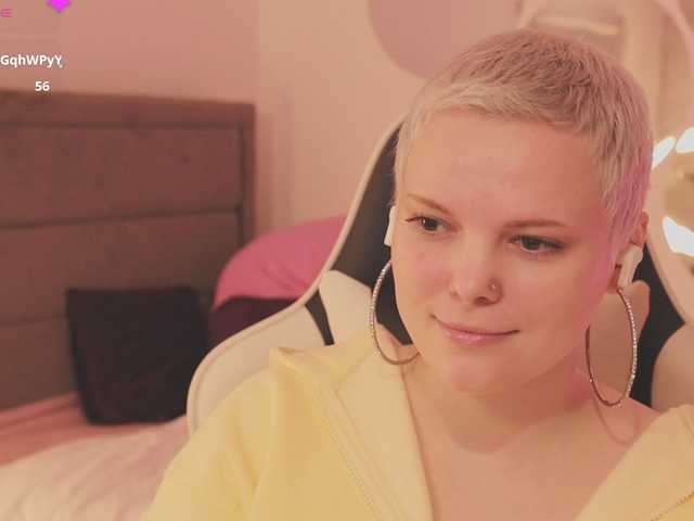 LikaBerry's BongaCams show and profile