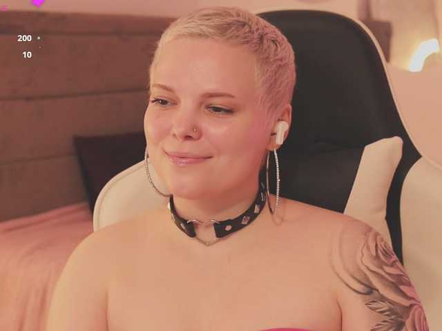 LikaBerry's BongaCams show and profile