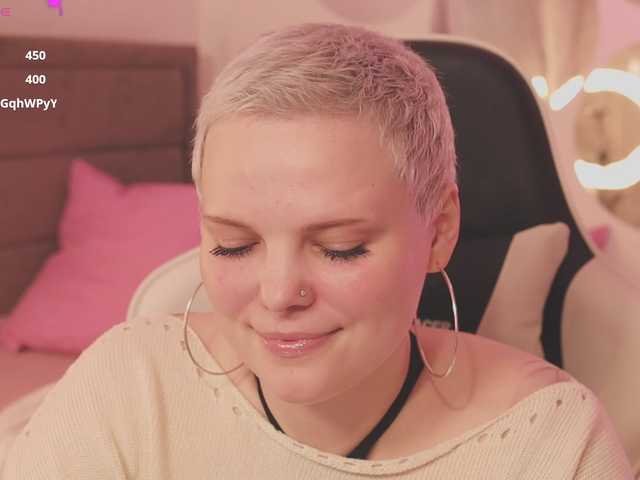 LikaBerry's BongaCams show and profile