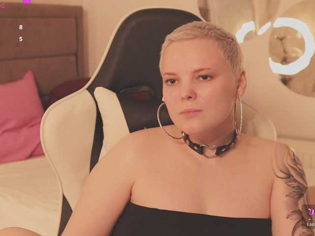 LikaBerry's BongaCams show and profile