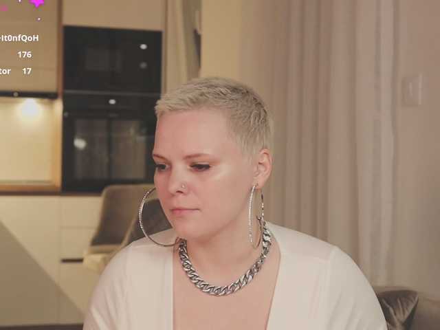 LikaBerry's BongaCams show and profile