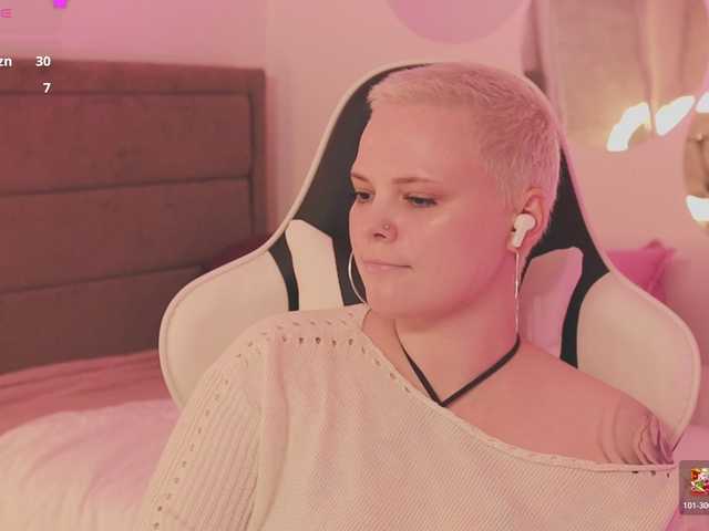 LikaBerry's BongaCams show and profile