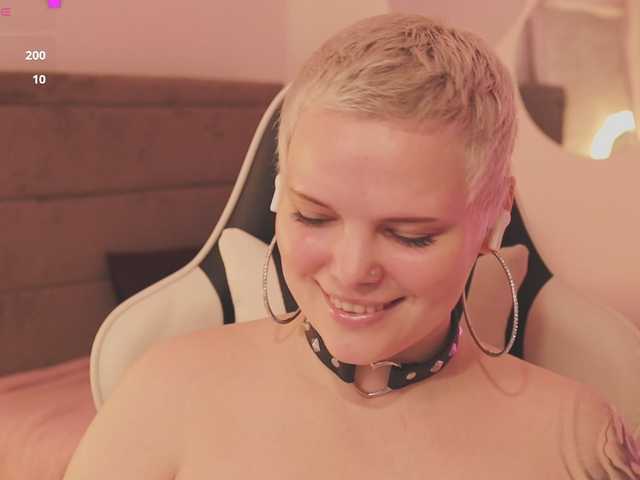 LikaBerry's BongaCams show and profile