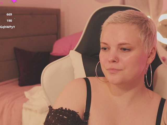 LikaBerry's BongaCams show and profile