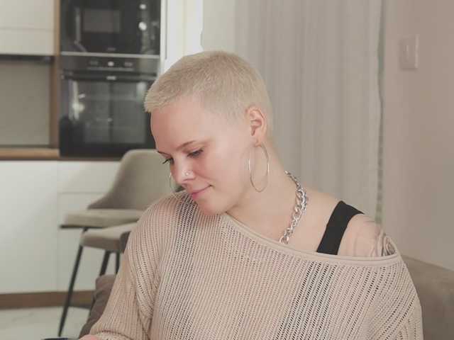 LikaBerry's BongaCams show and profile