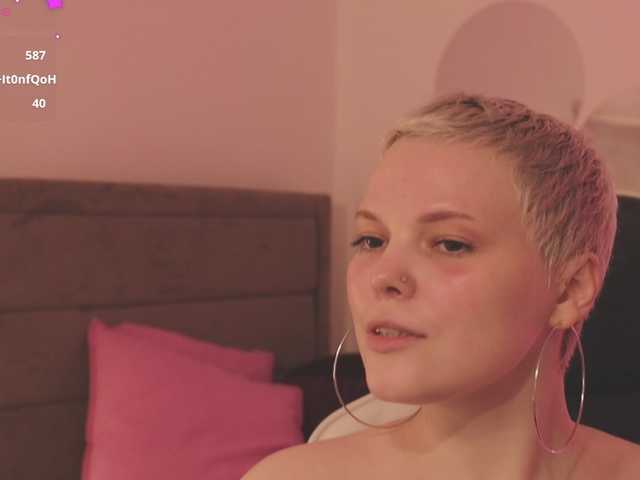 LikaBerry's BongaCams show and profile