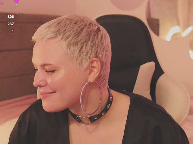 LikaBerry's BongaCams show and profile