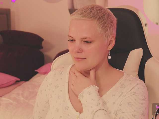 LikaBerry's BongaCams show and profile