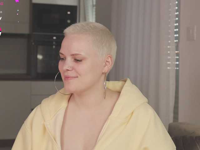 LikaBerry's BongaCams show and profile