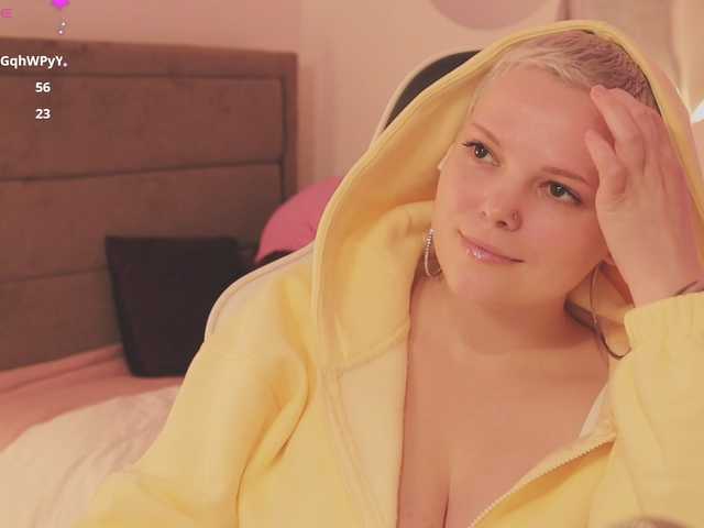 LikaBerry's BongaCams show and profile