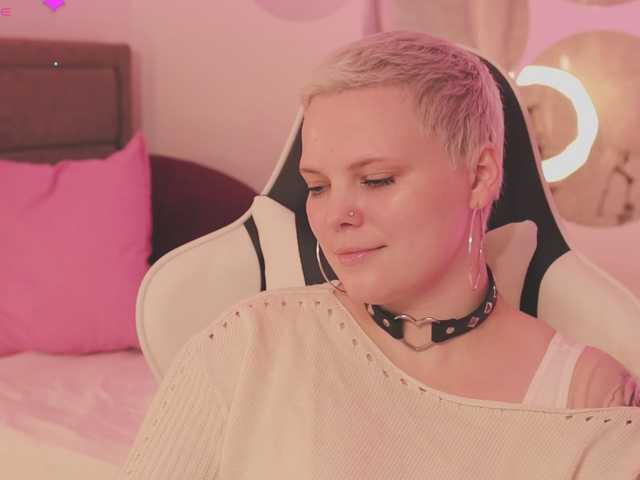 LikaBerry's BongaCams show and profile