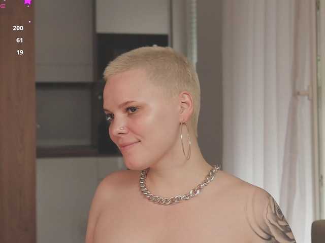 LikaBerry's BongaCams show and profile