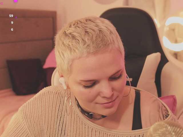 LikaBerry's BongaCams show and profile