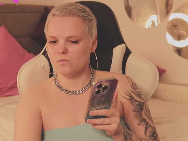 LikaBerry's BongaCams show and profile