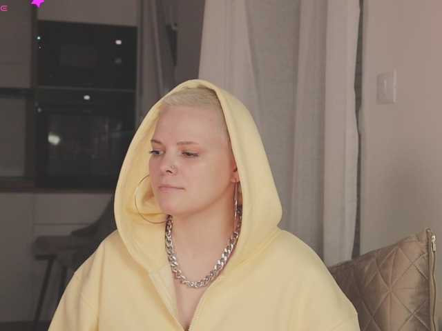 LikaBerry's BongaCams show and profile