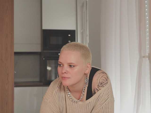 LikaBerry's BongaCams show and profile