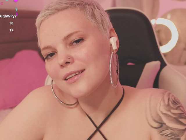 LikaBerry's BongaCams show and profile
