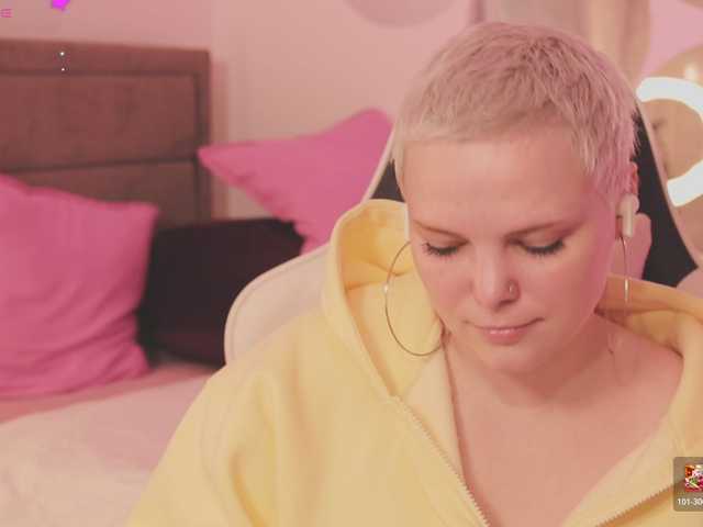 LikaBerry's BongaCams show and profile