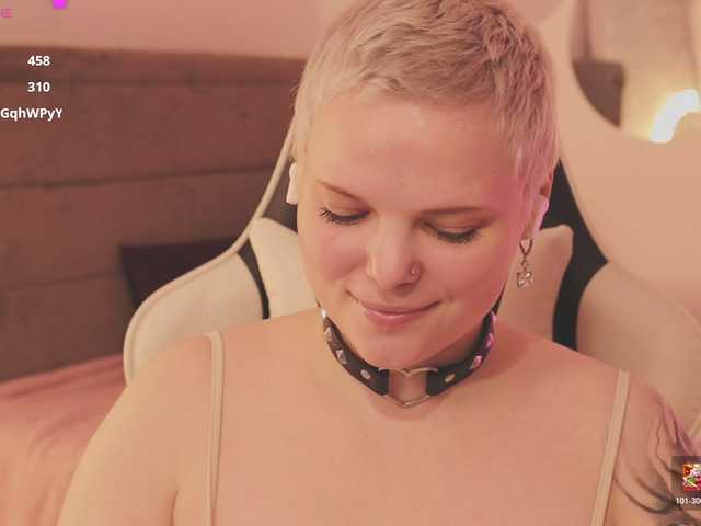 LikaBerry's BongaCams show and profile