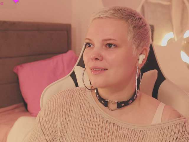 LikaBerry's BongaCams show and profile