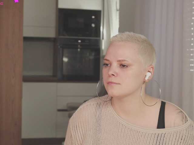 LikaBerry's BongaCams show and profile