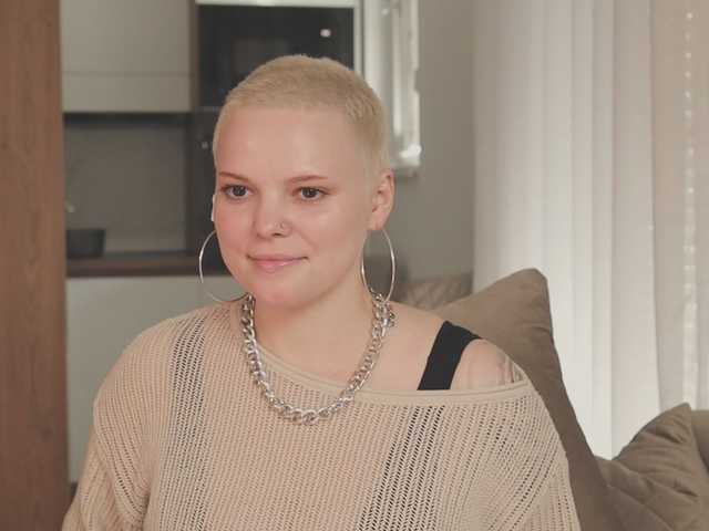 LikaBerry's BongaCams show and profile