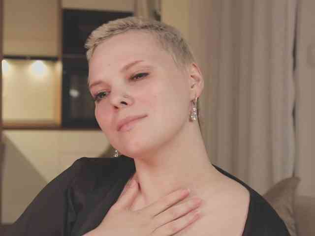 LikaBerry Live Webcam on BongaCams