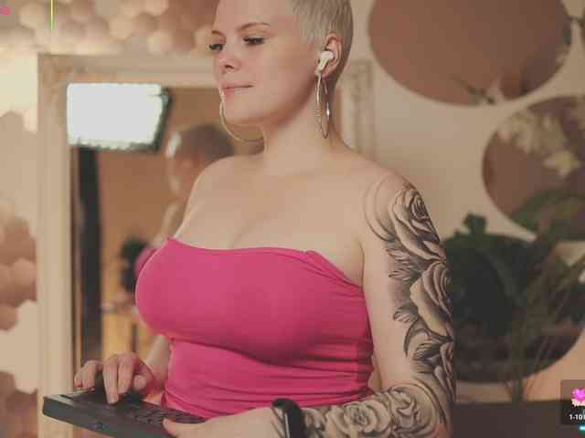 LikaBerry Live Webcam on BongaCams