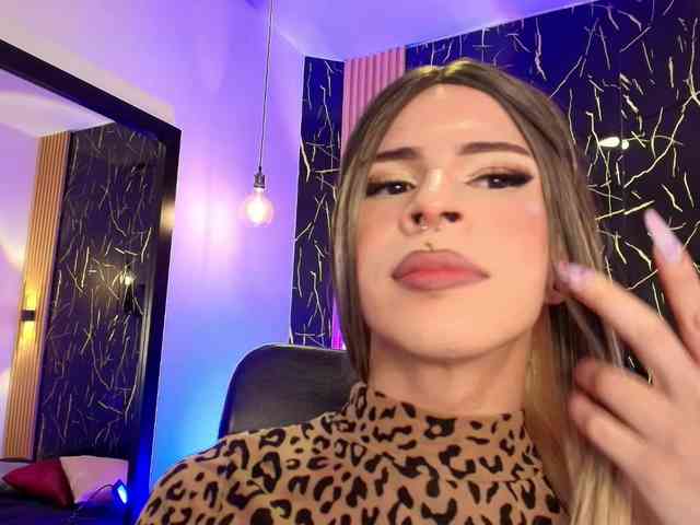 Bellasalvatore Live Webcam on BongaCams