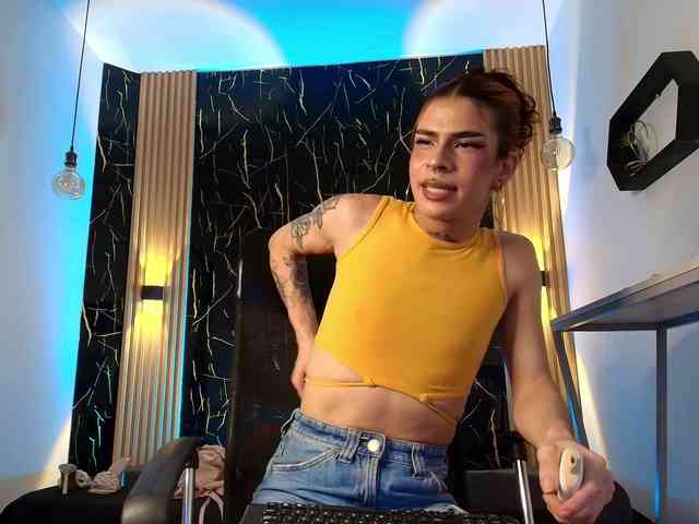 Bellasalvatore Live Webcam on BongaCams