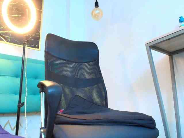 Bellasalvatore Live Webcam on BongaCams