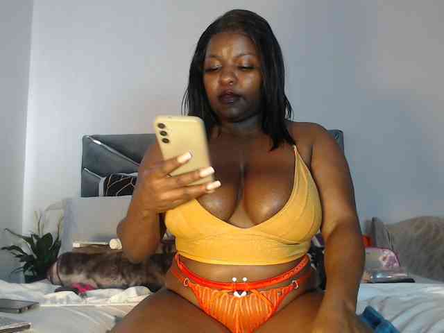 BigBlackClitxx webcam