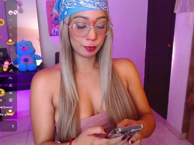 AnnieBlu3's BongaCams show and profile