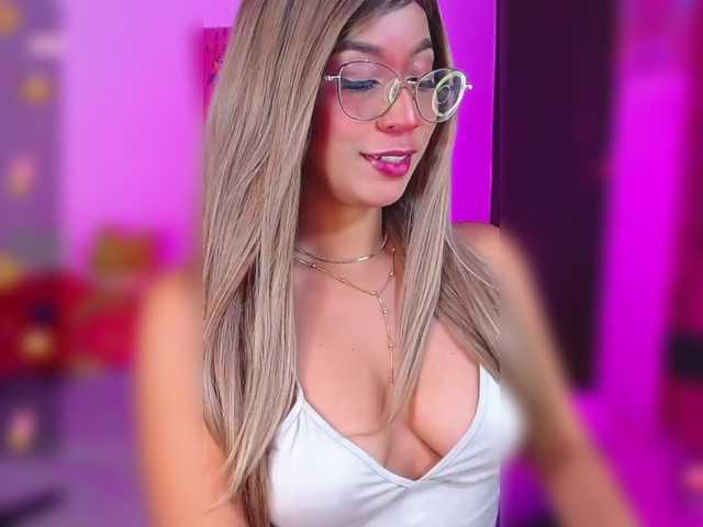 AnnieBlu3's BongaCams show and profile