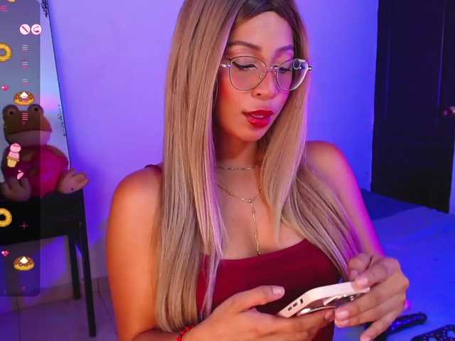 AnnieBlu3's BongaCams show and profile