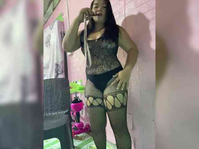 XXSquirtPINAYXX webcam