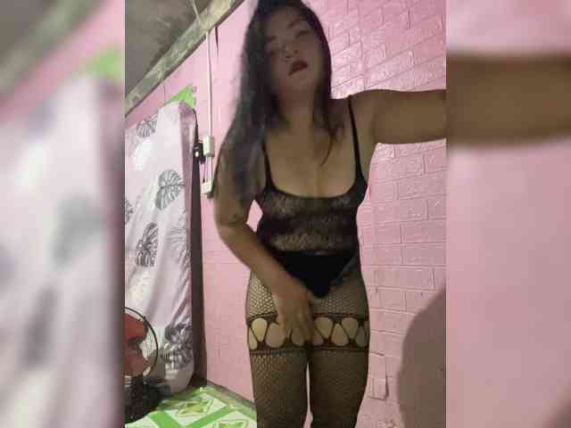 XXSquirtPINAYXX webcam
