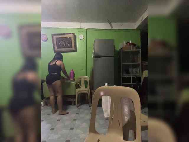XXSquirtPINAYXX webcam