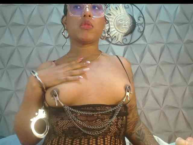Meyer-lucia77 Live Webcam on BongaCams
