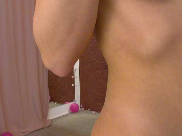 IrisMonn's BongaCams show and profile