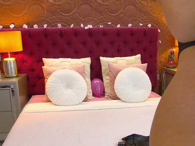 IrisMonn's BongaCams show and profile