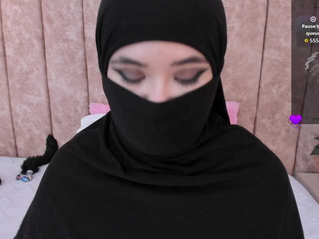 adiila's BongaCams show and profile