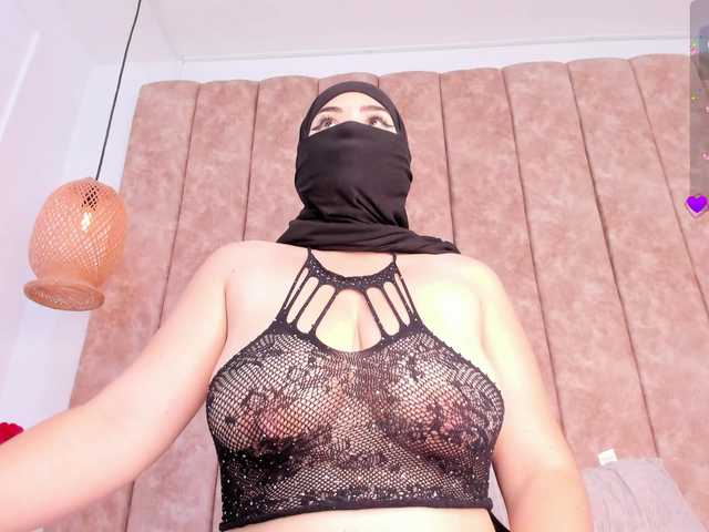 adiila's BongaCams show and profile